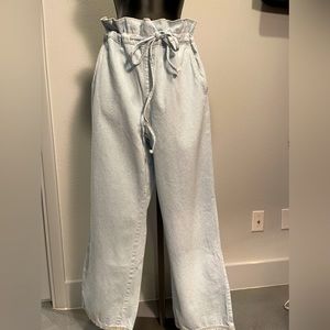Universal Threads paper bag waist jeans Sz 4